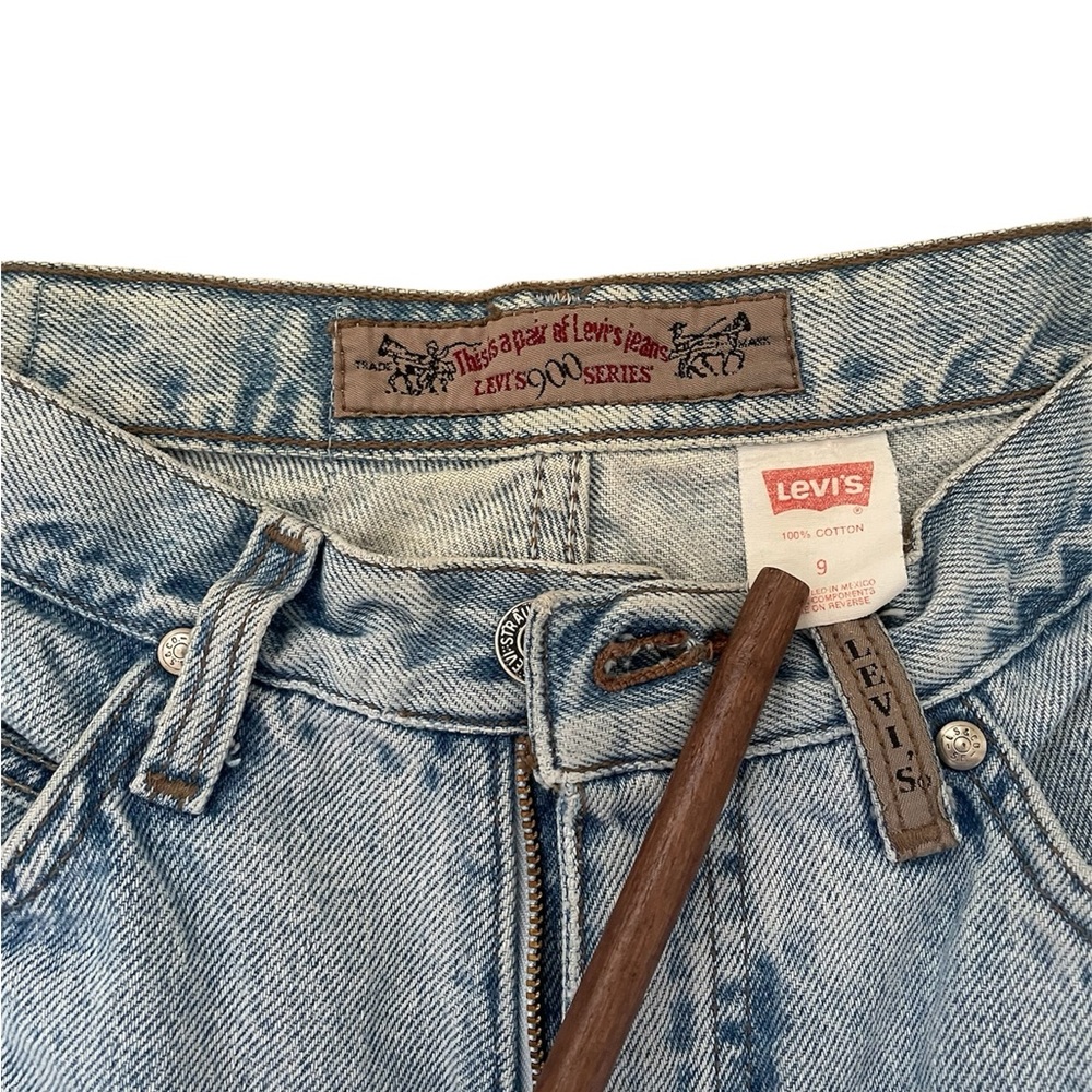 Vintage 90s Acidwash Levi's Jeans - Picture 5 of 6